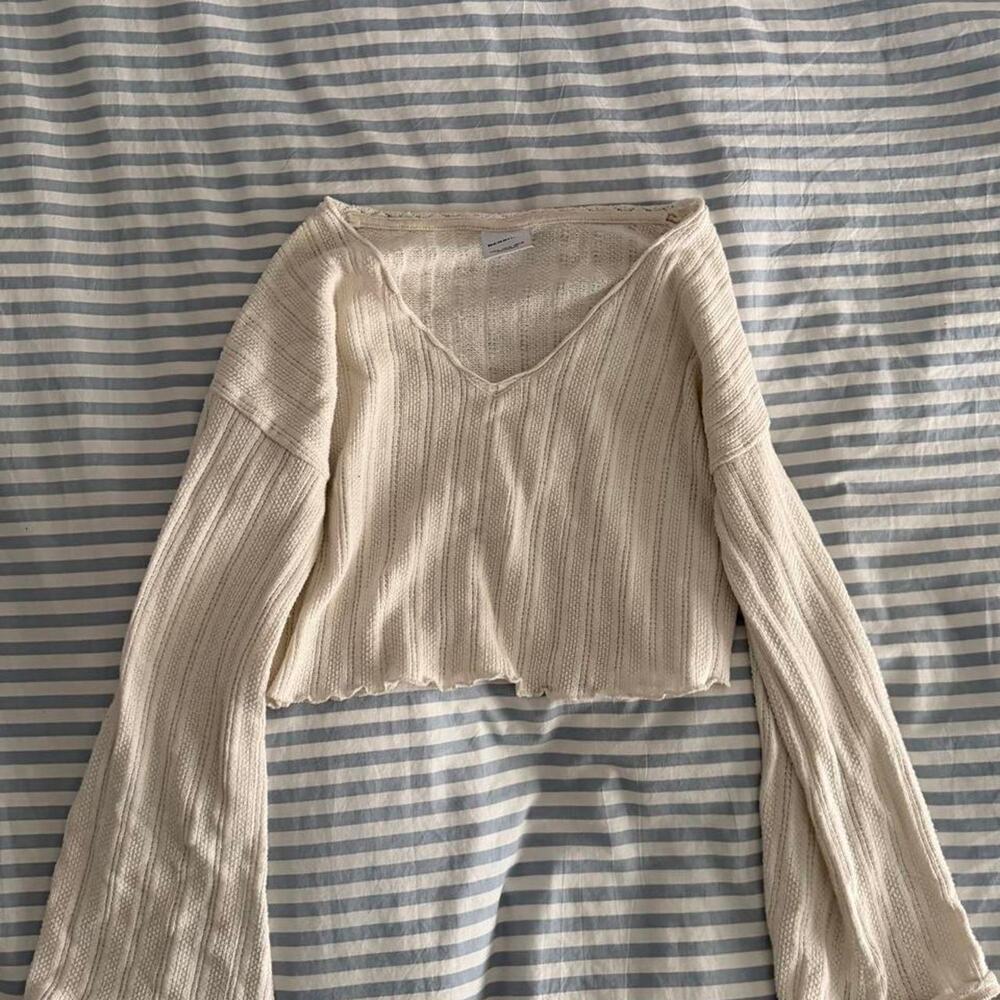 Bershka cream cropped long sleeve